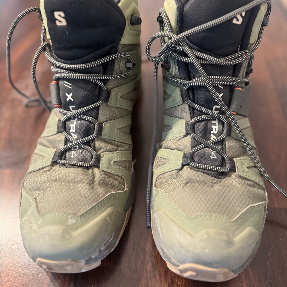 Men’s Salomon x ultra gtx hiking boots.